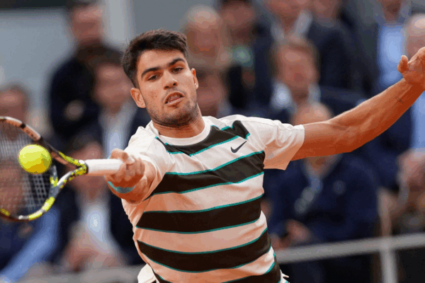 Alcaraz Dominates French Open ๐พ๐ฅ Reaches Semis Despite Paul’s Injury Alcaraz Dominates French Open ๐พ๐ฅ Reaches Semis Despite Paul's Injury