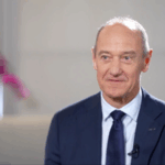 9VLWPLCB0F2IZUFRPS2W - 🌍NewspaperAmigo – Your Global News Buddy 🗞️ Siemens CEO Hails China's Reforms as Global Game-Changer 🌏💼 video poster