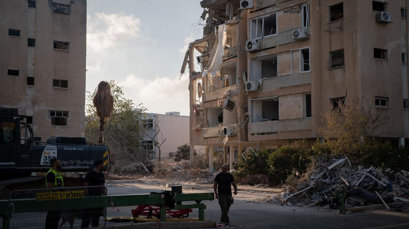 AHZD5GI1S431DJQQE9W4 - 🌍NewspaperAmigo – Your Global News Buddy 🗞️ Middle East Tensions Soar: China Urges Peace Over Force 🌍✌️