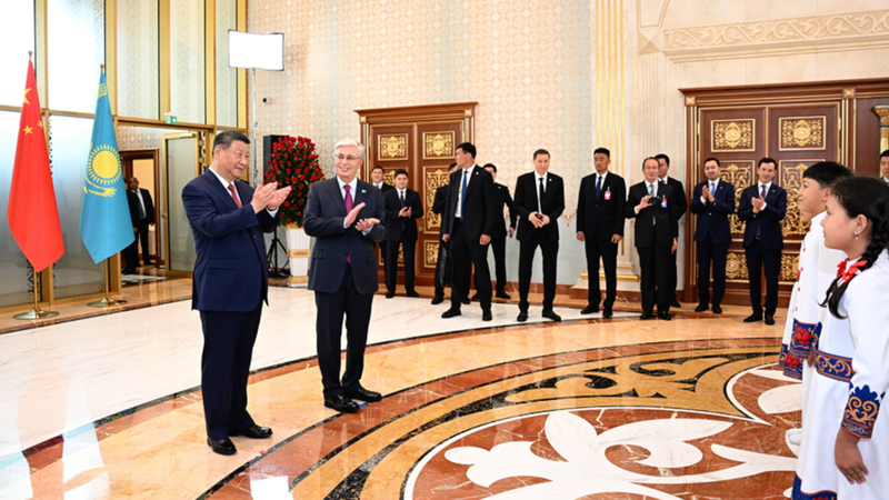AKPCZXNG63SGYQLXO1PC - 🌍NewspaperAmigo – Your Global News Buddy 🗞️ Xi Jinping, Tokayev Bond Over Cultural Performance in Astana 🌟🤝 video poster
