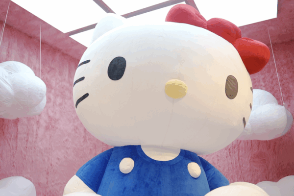Hello Kitty Lights Up Beijing with Magical Art Exhibition 🎨✨ Hello Kitty Lights Up Beijing with Magical Art Exhibition 🎨✨ video poster