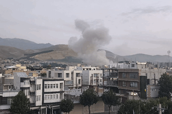 Israel-Iran Tensions Soar: Global Calls for Restraint 🌍✌️