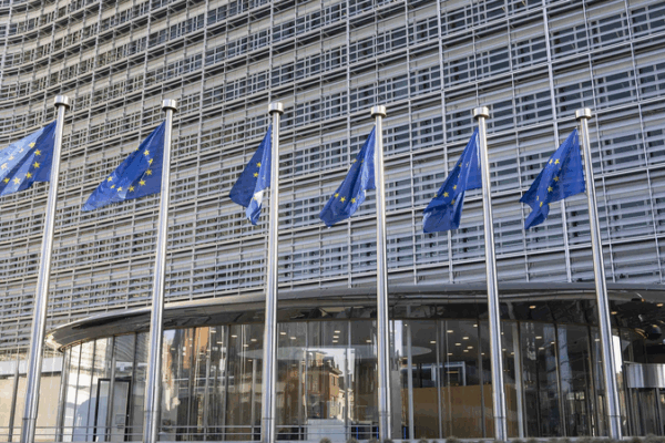 EU Tightens Rules on Chinese Medical Device Imports Amid Trade Tensions 🌍⚡