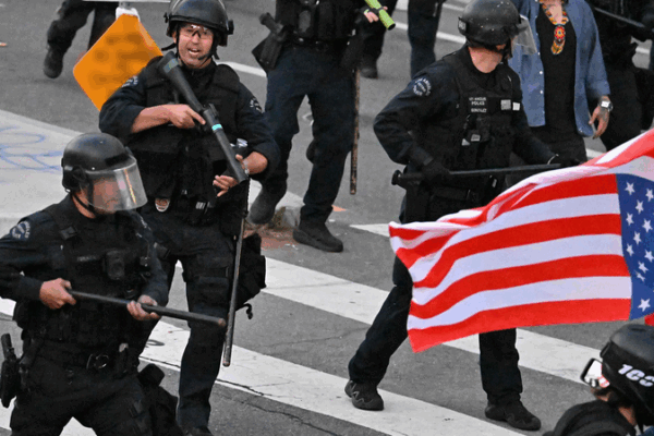 πΊπΈ ‘No Kings’ Protests Sweep U.S. on Trumpβs 79th Birthday πΊπΈ 'No Kings' Protests Sweep U.S. on Trumpβs 79th Birthday video poster