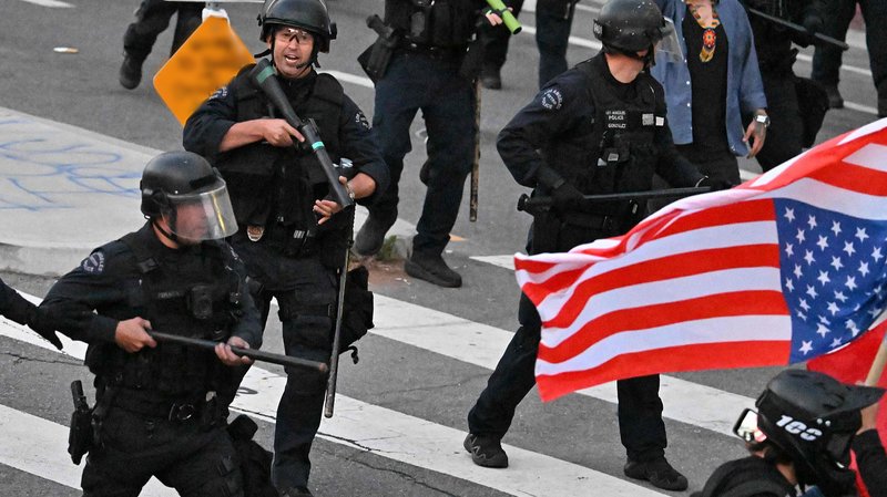 🇺🇸 'No Kings' Protests Sweep U.S. on Trump’s 79th Birthday video poster