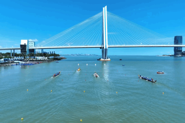 Hainan’s Dragon Boat Fest Blends Tradition & Tropical Vibes 🐉🏝️ Hainan's Dragon Boat Fest Blends Tradition & Tropical Vibes 🐉🏝️ video poster