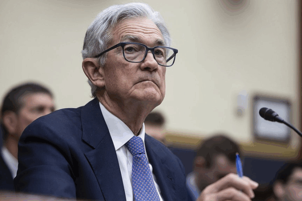 Fed Holds Rates Steady as Tariff Uncertainty Looms 🏦💸 Fed Holds Rates Steady as Tariff Uncertainty Looms 🏦💸