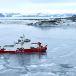FF5KV4KZMHVNA8PEBK4H - 🌍NewspaperAmigo – Your Global News Buddy 🗞️ 🌊❄️ Xuelong-2 Makes History with Antarctic Autumn Ecosystem Breakthrough!