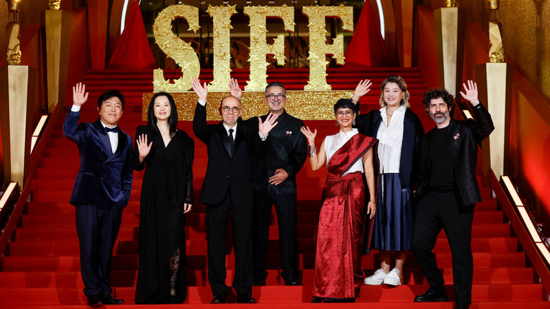 H8A0OMJDEF79NKL58D3D - 🌍NewspaperAmigo – Your Global News Buddy 🗞️ 🌟 Golden Goblet Gala Shines at Shanghai Film Fest 🌟