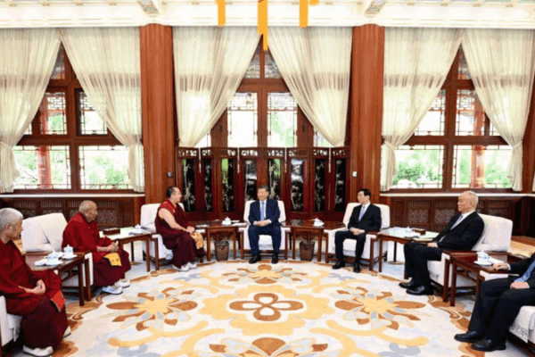 Xi Jinping Meets Panchen Rinpoche, Stresses Unity in Xizang ๐๐ Xi Jinping Meets Panchen Rinpoche, Stresses Unity in Xizang ๐๐ video poster