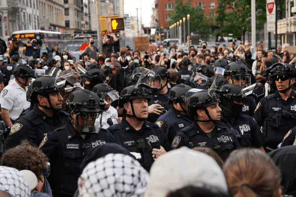 πΊπΈ U.S. Cities Erupt in Protests Against Immigration Raids π¨ πΊπΈ U.S. Cities Erupt in Protests Against Immigration Raids π¨