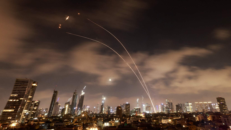 Iran Warns U.S. Over Israel Strikes: 'No Restraint' in Response 🌍💥