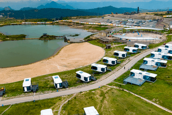 🌌 Guizhou’s Futuristic Campsite Blends Nature & Space Vibes! 🌌 Guizhou’s Futuristic Campsite Blends Nature & Space Vibes!