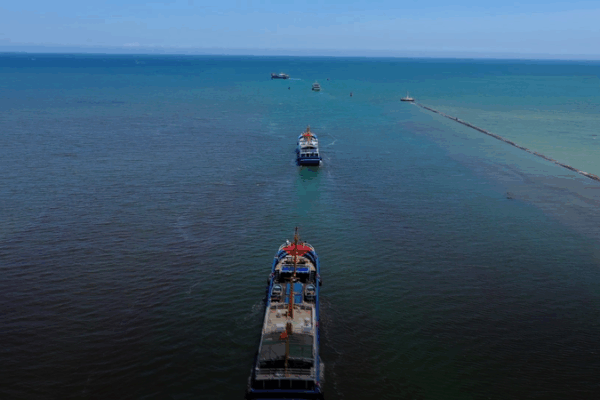 Tanmen Fishermen: Guardians of the South China Sea 🌊🛶 Tanmen Fishermen: Guardians of the South China Sea 🌊🛶 video poster