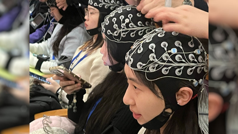 KHLB9BI221HEJHYN11UZ - 🌍NewspaperAmigo – Your Global News Buddy 🗞️ Tsinghua’s Brain Tech Decodes Live Art Magic 🧠🎭