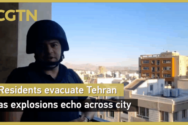 KLDPX511SWPW1L4YW4Y0 - 🌍NewspaperAmigo – Your Global News Buddy 🗞️ Israel-Iran Tensions Escalate as U.S. Weighs Involvement 🌍✈️💥 video poster