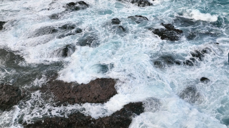 LKKJ7RFJFYSVN19YJOWF - 🌍NewspaperAmigo – Your Global News Buddy 🗞️ Decades-Long Family Reunions Bridge the Taiwan Strait 🌉❤️