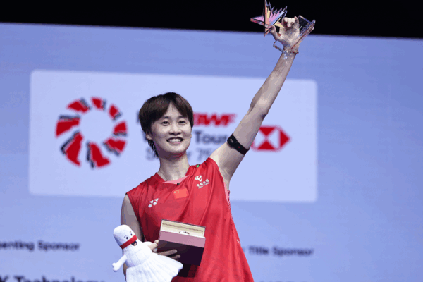Chen Yufei Reigns Supreme at Singapore Open 🏸✨ Chen Yufei Reigns Supreme at Singapore Open 🏸✨