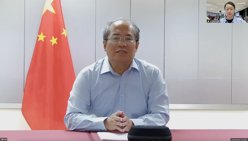 160 Chinese Students Evacuated from Israel Amid Tensions 🚨✈️ video poster