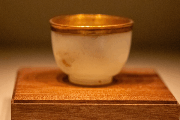 Ancient Chinese Jade Cups: Stay Cool Like It’s 581 AD 🍵✨ Ancient Chinese Jade Cups: Stay Cool Like It’s 581 AD 🍵✨