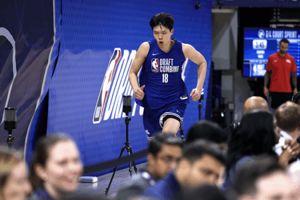 China’s Yang Hansen: Next Yao Ming or Jokic 2.0? 🏀🔥 China’s Yang Hansen: Next Yao Ming or Jokic 2.0? 🏀🔥 video poster