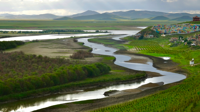🌊 Discover Ruoergai: Where the Yellow River Paints a Wetland Wonderland!