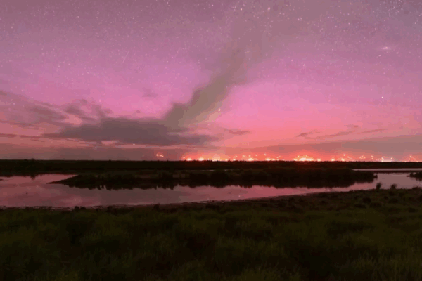 Rare Pink Aurora Lights Up Northeast China Skies ๐โจ Rare Pink Aurora Lights Up Northeast China Skies ๐โจ