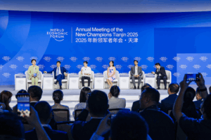 Asian Entrepreneurs Reshape Global Economy 🌏💼