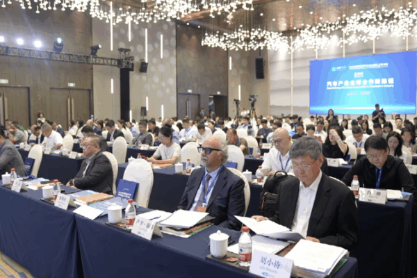 China’s NEV Exports Accelerate πβ‘ China's NEV Exports Accelerate πβ‘ video poster