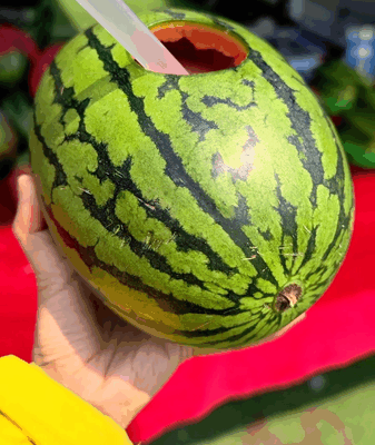 🍉 Beijing’s Watermelon Juice Hack Goes Viral for Summer Solstice! 🍉 Beijing’s Watermelon Juice Hack Goes Viral for Summer Solstice! video poster