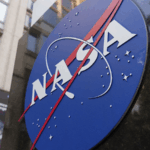 UIVISM6F8VAODD5RJORT - 🌍NewspaperAmigo – Your Global News Buddy 🗞️ Musk vs. Trump Feud Sparks NASA Crisis 🚀💥