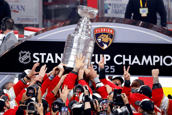🏆 Florida Panthers Make History with Back-to-Back Stanley Cup Wins! 🏆 Florida Panthers Make History with Back-to-Back Stanley Cup Wins!