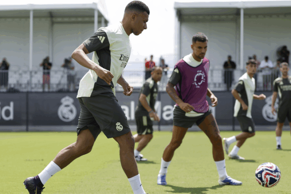 ⚽🔥 Mbappé’s Fitness in Doubt as Messi Prepares for PSG Showdown at FIFA Club World Cup ⚽🔥 Mbappé’s Fitness in Doubt as Messi Prepares for PSG Showdown at FIFA Club World Cup