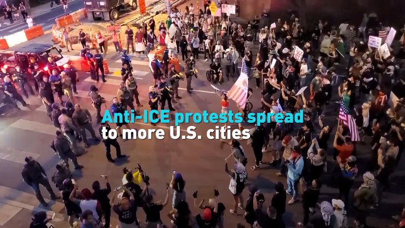 VC1ELVYU4CTTJWIU7HCL - 🌍NewspaperAmigo – Your Global News Buddy 🗞️ Anti-ICE Protests Sweep U.S. Cities as Youth Demand Change 🌟✊ video poster