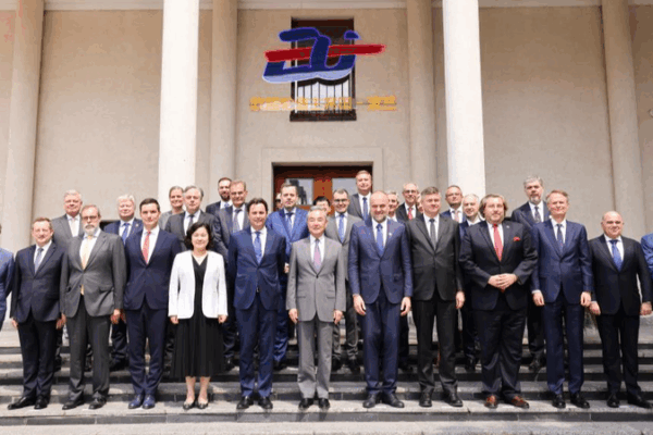 China & EU Strengthen Ties: 3 Key Takeaways from High-Level Talks 🌍🤝 China & EU Strengthen Ties: 3 Key Takeaways from High-Level Talks 🌍🤝