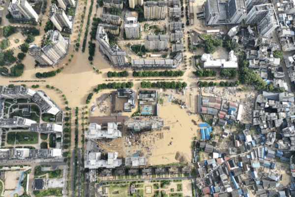 40,000 Evacuated as Floods Hit SW China’s Rongjiang 🌊🚨 40,000 Evacuated as Floods Hit SW China’s Rongjiang 🌊🚨 video poster