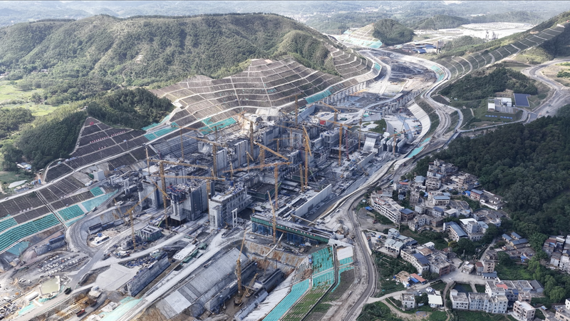 China’s Pinglu Canal Set to Revolutionize Global Trade with World’s Largest Water-Saving Lock 🌊🚢