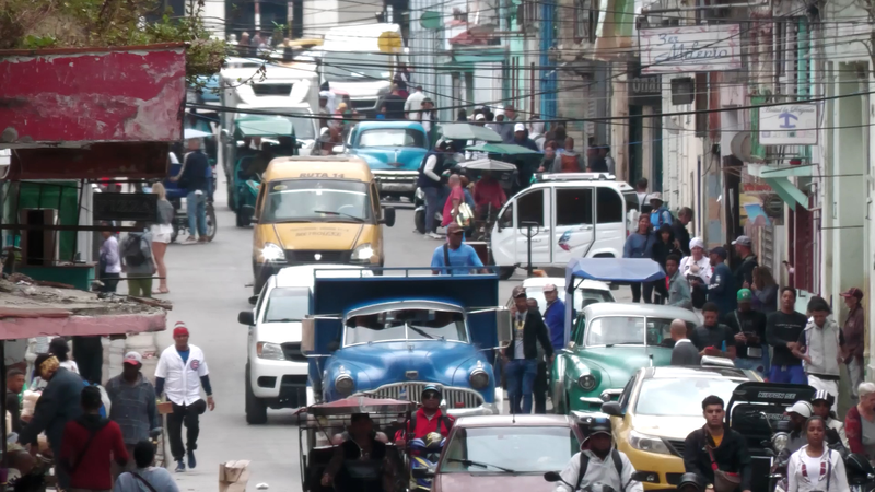 Z6KOXG8WOA8YSA6YZ47L - 🌍NewspaperAmigo – Your Global News Buddy 🗞️ Cubans React to New US Travel Restrictions 🇨🇺✈️ video poster