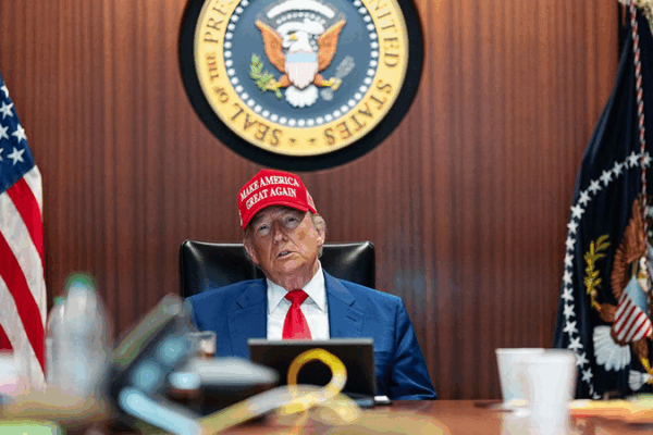 U.S. Strikes on Iran Nuclear Sites Divide Trump’s Base 🔥🇺🇸 U.S. Strikes on Iran Nuclear Sites Divide Trump's Base 🔥🇺🇸