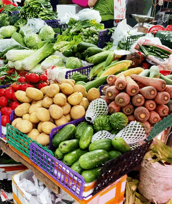 Hong Kong’s Street Markets: Where Culture Meets Cuisine 🛍️🍜 Hong Kong's Street Markets: Where Culture Meets Cuisine 🛍️🍜 video poster