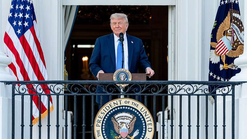 Trump’s Executive Power Sparks Constitutional Crisis Debate 🏛️⚖️
