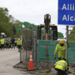 0OKN78IEPW2K3I4T9SWM - 🌍NewspaperAmigo – Your Global News Buddy 🗞️ 🚨 First Detainees Arrive at 'Alligator Alcatraz' Amid Deportation Push 🌴