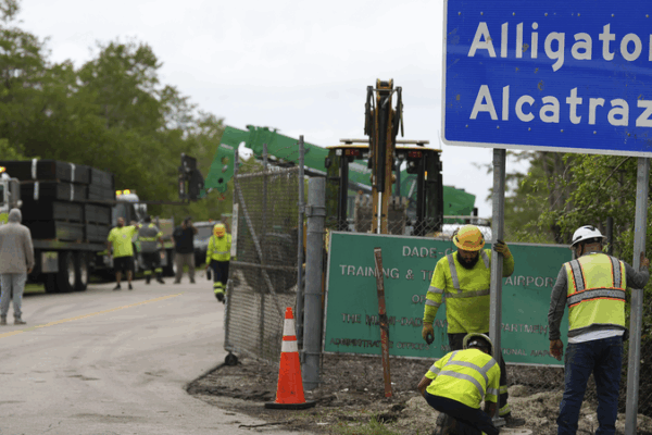 π¨ First Detainees Arrive at ‘Alligator Alcatraz’ Amid Deportation Push π΄ π¨ First Detainees Arrive at 'Alligator Alcatraz' Amid Deportation Push π΄