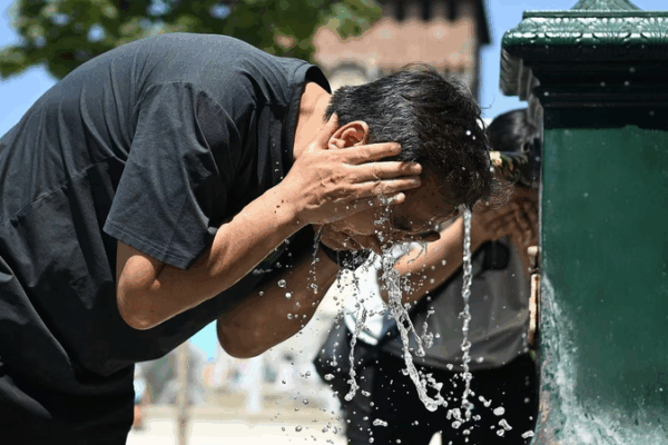 Europe Sizzles: Heatwave Sparks Wildfires & Climate Alerts 🔥🌡️ Europe Sizzles: Heatwave Sparks Wildfires & Climate Alerts 🔥🌡️ video poster