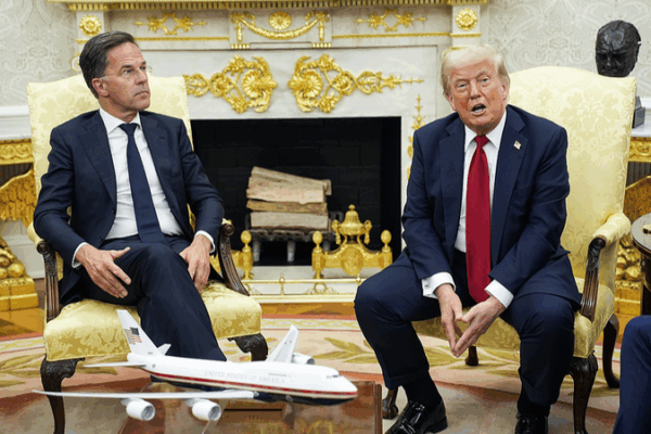 U.S. Ramps Up Ukraine Support with Weapons, Sanctions Threat Against Russia 🚨🌍 U.S. Ramps Up Ukraine Support with Weapons, Sanctions Threat Against Russia 🚨🌍