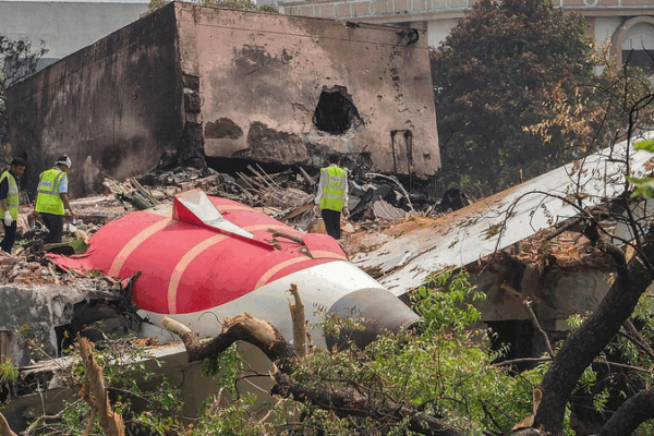 New Details Emerge in Air India Crash Probe: Captain’s Actions Under Scrutiny ✈️🔍 New Details Emerge in Air India Crash Probe: Captain’s Actions Under Scrutiny ✈️🔍