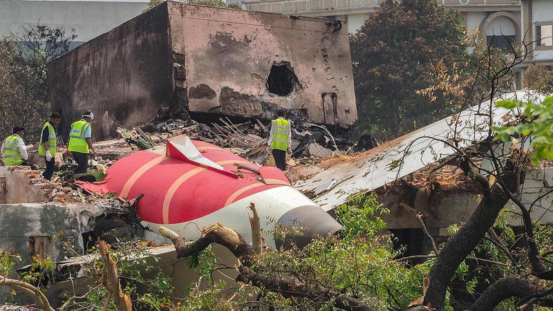 1B74WUID0H774BA21W8V - 🌍NewspaperAmigo – Your Global News Buddy 🗞️ New Details Emerge in Air India Crash Probe: Captain’s Actions Under Scrutiny ✈️🔍