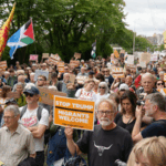 530WAB86ZDP1RLGE7Z82 - 🌍NewspaperAmigo – Your Global News Buddy 🗞️ Hundreds Protest Trump's Scotland Visit Amid Tight Security 🚨🏴