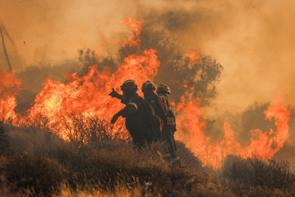 Europe Sizzles: Record Heat Waves Claim Lives, Spark Wildfires 🔥🌡️ Europe Sizzles: Record Heat Waves Claim Lives, Spark Wildfires 🔥🌡️