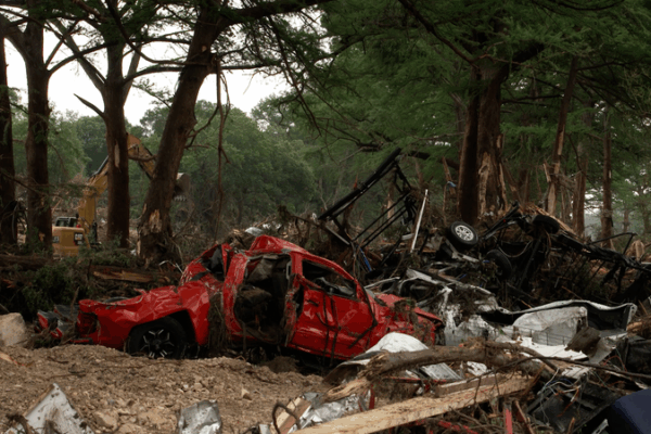 Central Texas Floods: Over 90 Dead as Rescue Teams Search for Missing Campers 🌧️🚨 Central Texas Floods: Over 90 Dead as Rescue Teams Search for Missing Campers 🌧️🚨 video poster